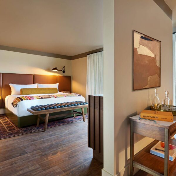 Werk Creative_All Inn Hotel_King Hero