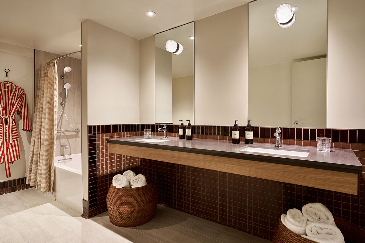 001_260323_WerkCreative_All Inn Hotel_DoubleQueenSuiteBath_72DPI (2)